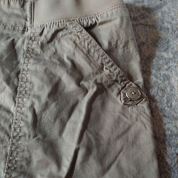 Shorts - Picture 3 of 6